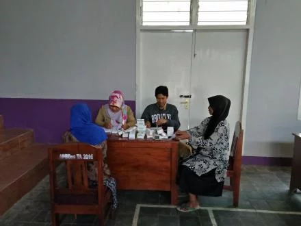 Pemeriksaan kesehatan gratis oleh Puskesmas Dongko