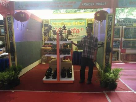 Kerajinan Bubut Kayu Ariesta