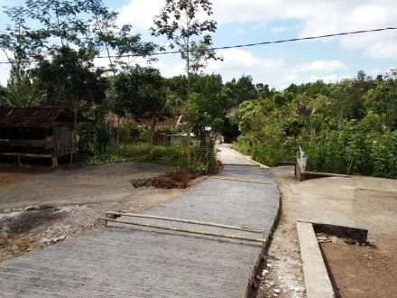 Dok. rabat jalan Dsn Pelem RT 018 Tahun 2018