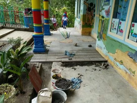 Dok. Keramik lantai Gedung TKDW 2 Tahun 2018